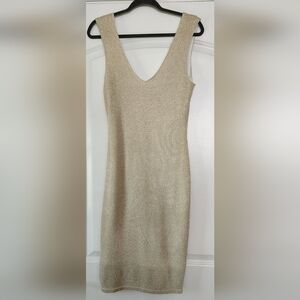 VENUS CREAM AND GOLD METALLIC COLOR VNECK DRESS SIZE M